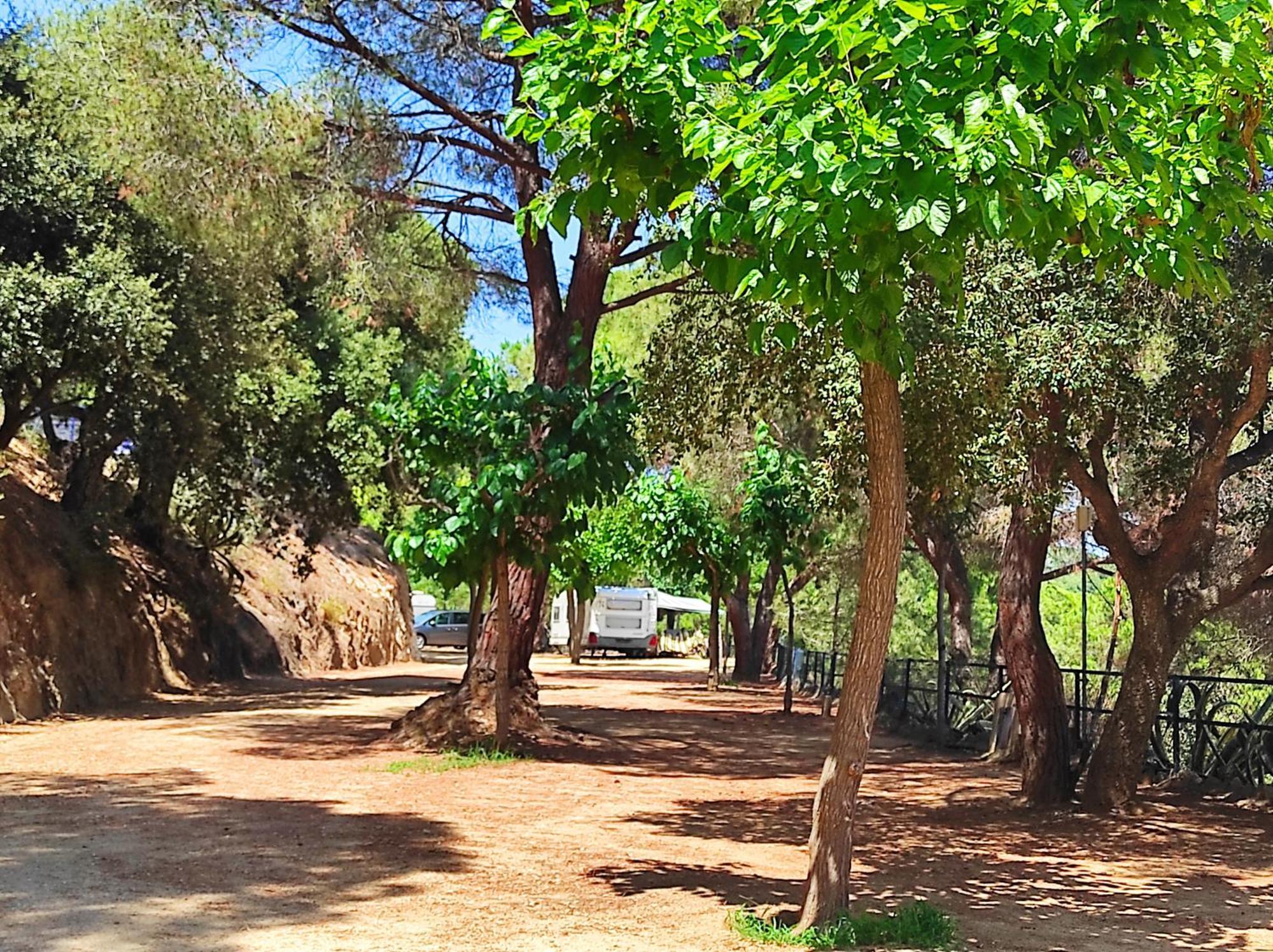 Camping Roca Grossa Calella Exterior foto