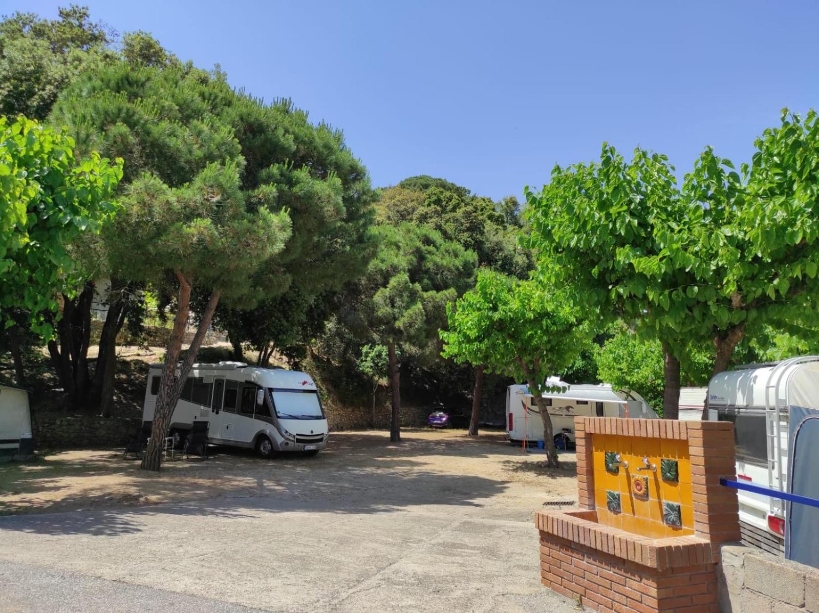 Camping Roca Grossa Calella Exterior foto
