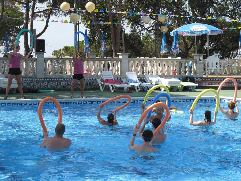 Camping Roca Grossa Calella Exterior foto