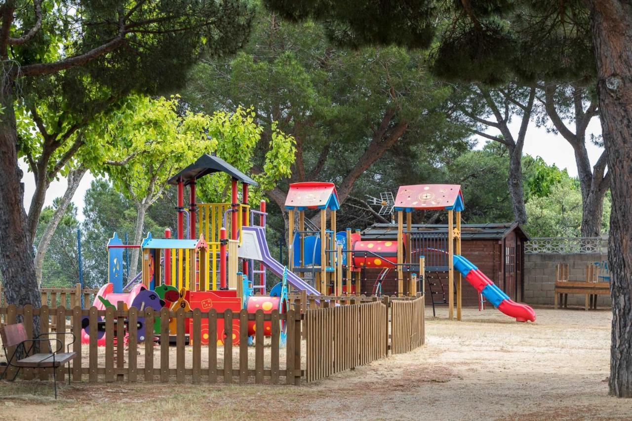 Camping Roca Grossa Calella Exterior foto